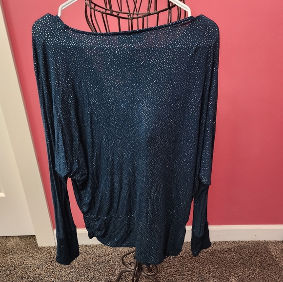 Glitzy comfy top - Picture 3 of 6